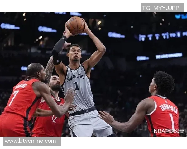 文班亚马谈弗拉格攻防两端的影响力防守他的挑战与困难